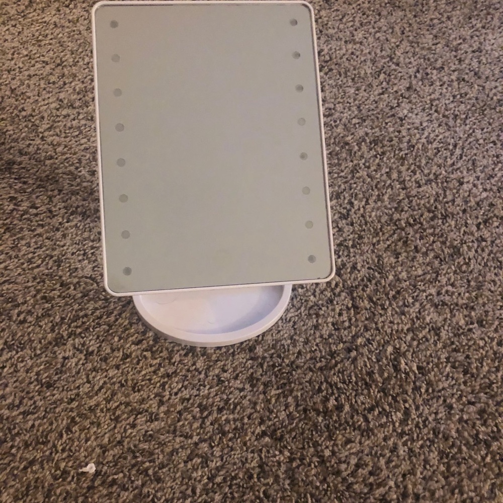 Light up mirror